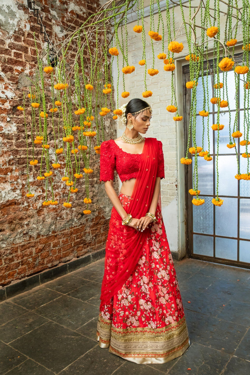 Buy Crimson Lily Georgette Floral Printed Saree with Frill Dupatta Online -  KARMAPLACE — Karmaplace